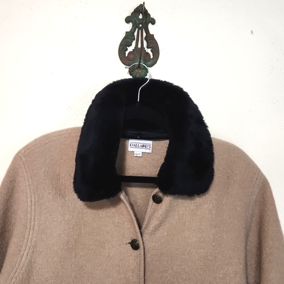 VINTAGE D'Allaird's 100% Wool Jacket Detachable Faux Fur Collar EUC Size Small - Picture 2 of 11